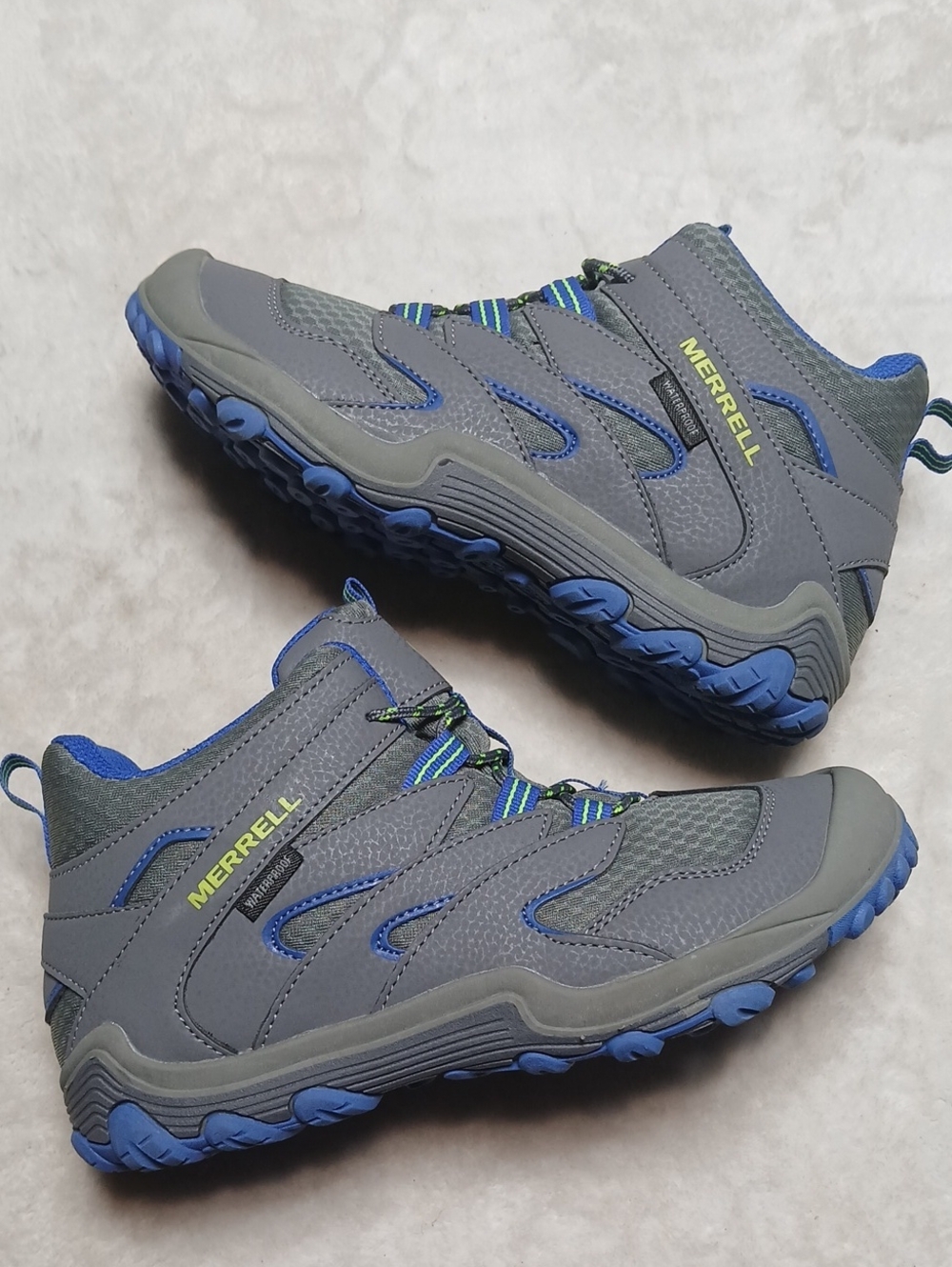 Merrell Chameleon 7 Access Mid Waterproof Trail Hiking Boots Size 4 M Kids